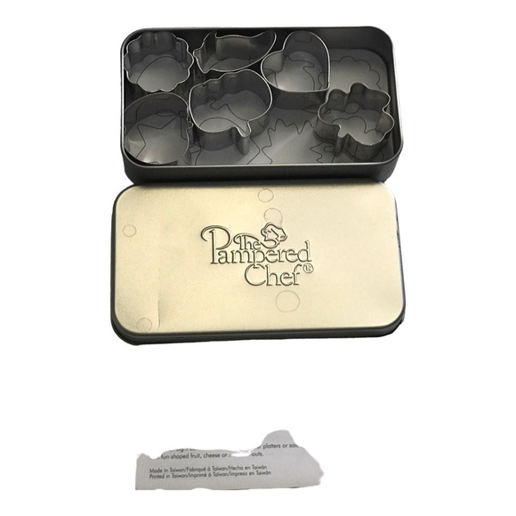 Pampered Chef Creative Cutters Set - Picture 1 of 1